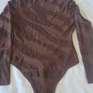 PrettyLittleThing Brown Textured Long Sleeve Bodysuit Size L
